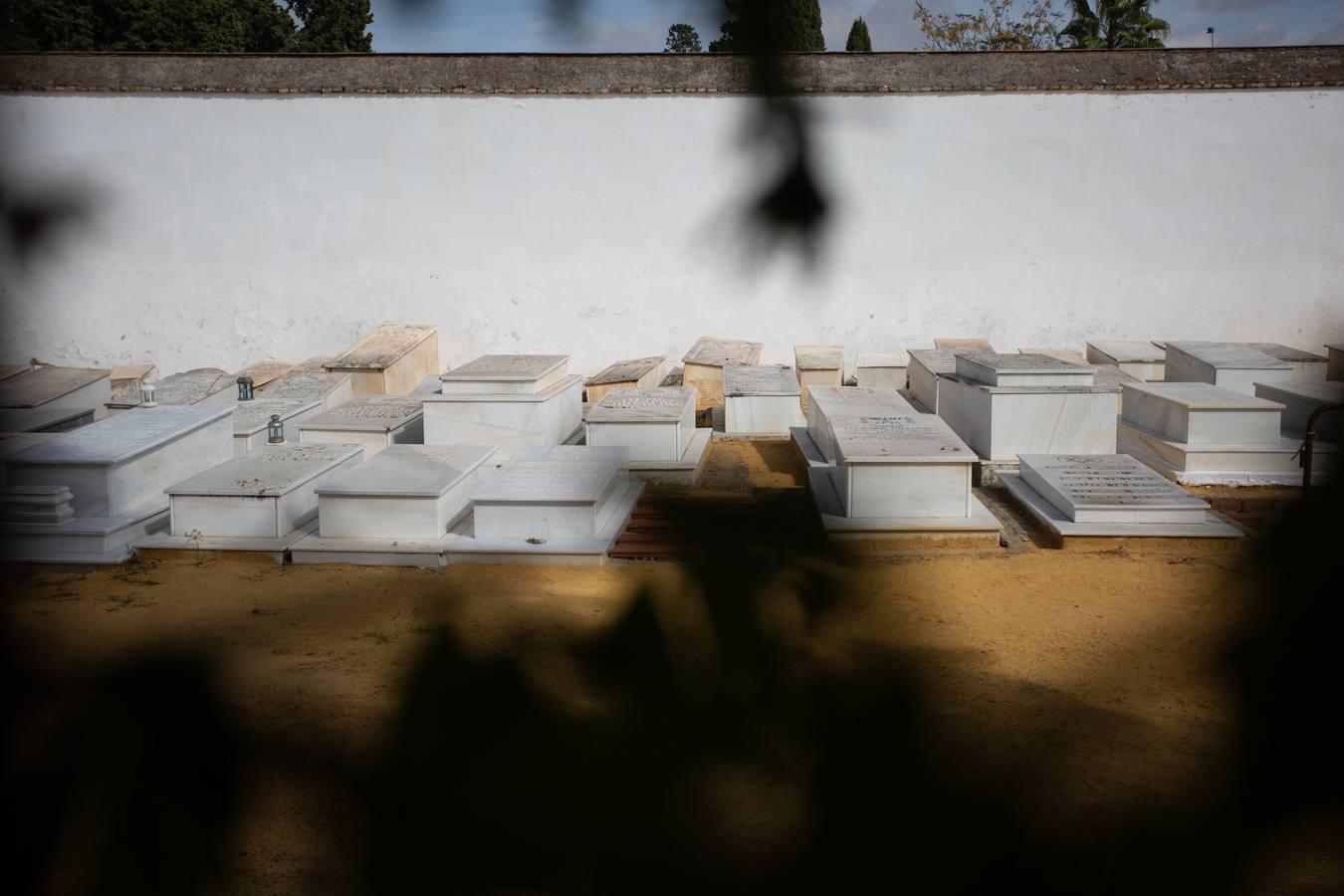 Un paseo por las tumbas más singulares de Sevilla