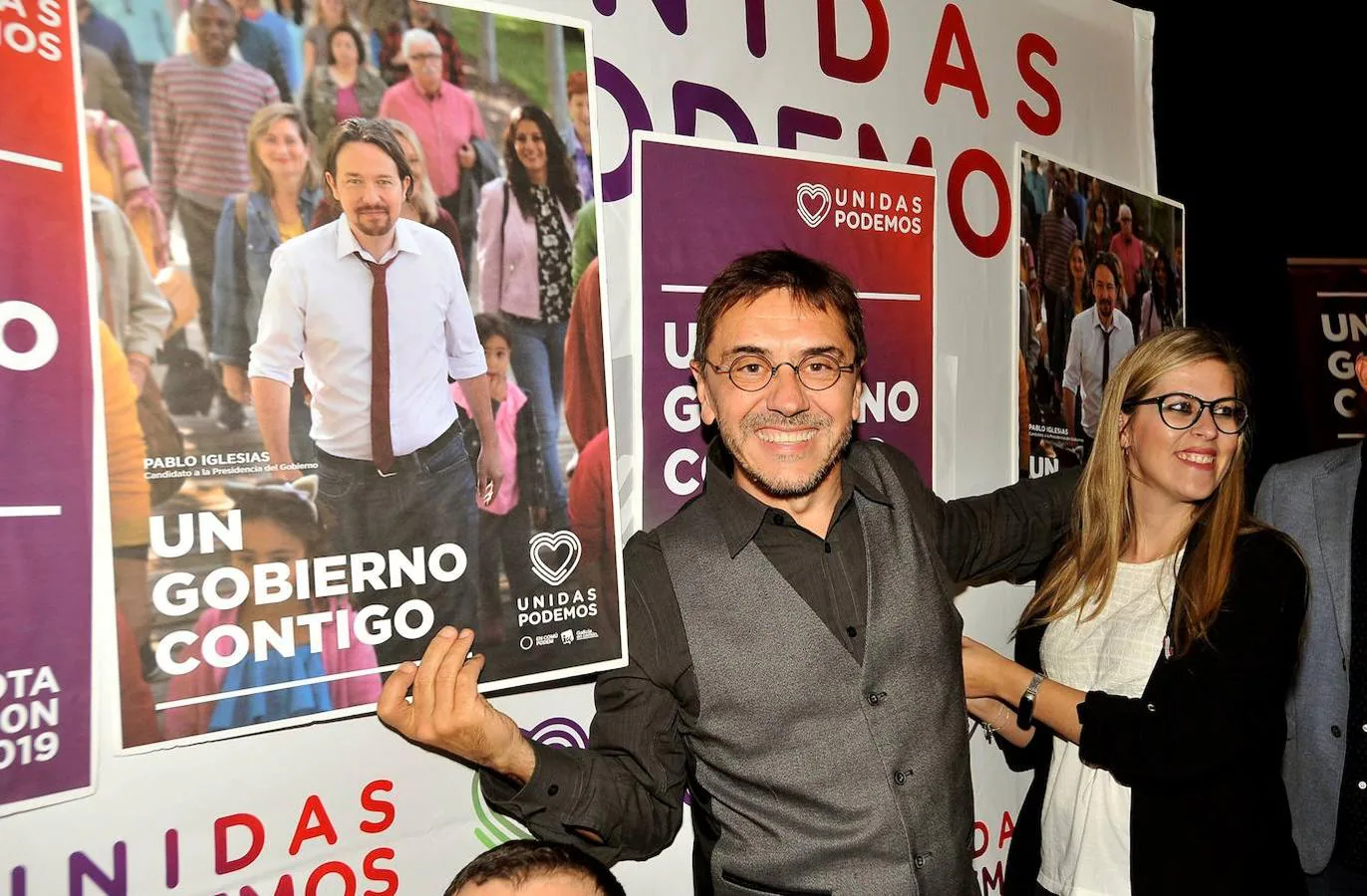 La cabeza de lista de Unidas Podemos por Albacete, María Pérez, junto a Juan Carlos Monedero. 