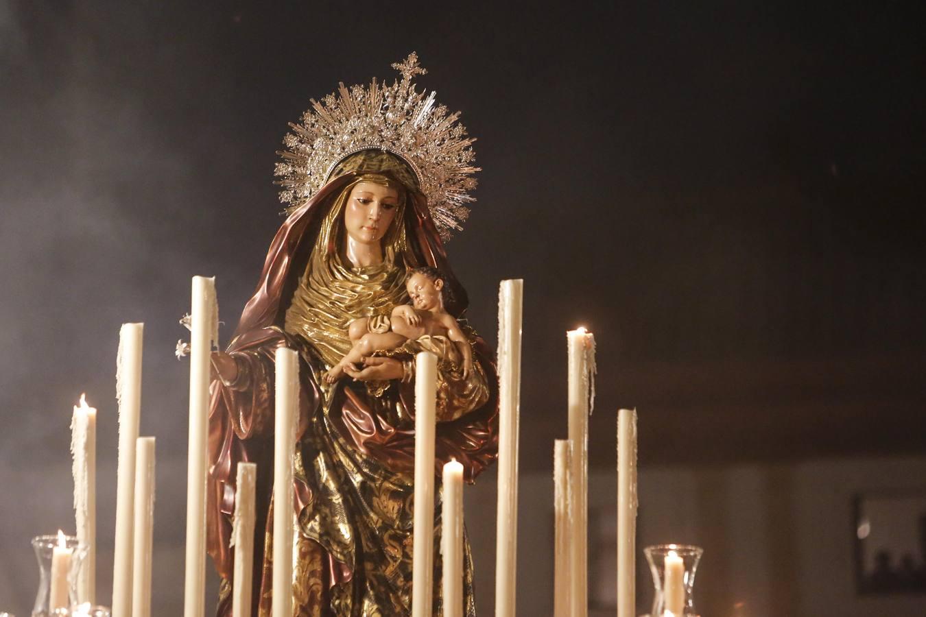 La procesión de Nuestra Señora del Amparo por Córdoba, en imágenes