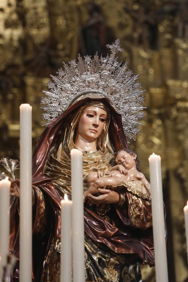 La procesión de Nuestra Señora del Amparo por Córdoba, en imágenes