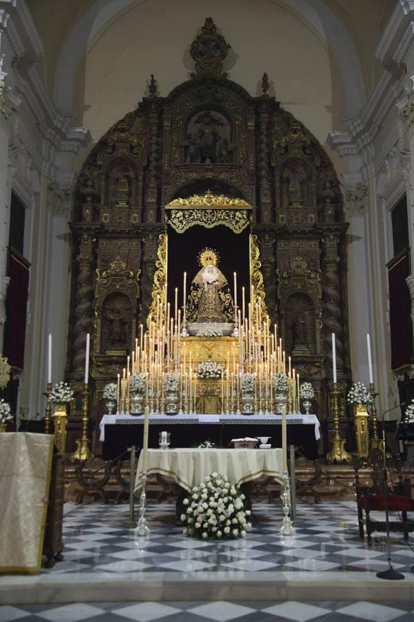 Altar del veinte aniversario de la coronacióin de la Estrella