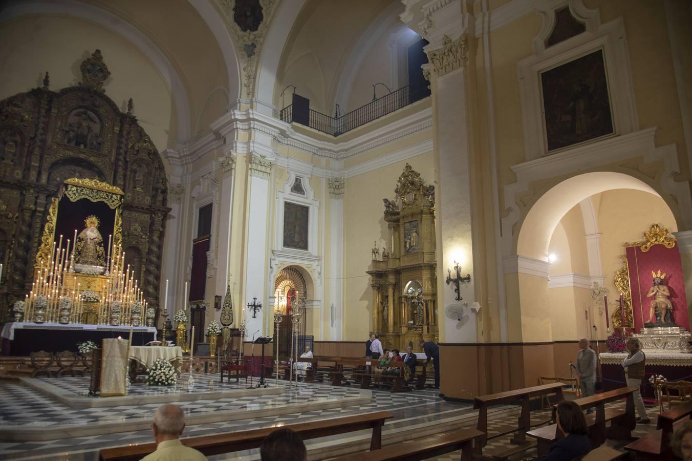 Altar del veinte aniversario de la coronacióin de la Estrella