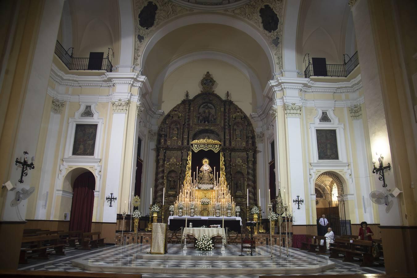 Altar del veinte aniversario de la coronacióin de la Estrella