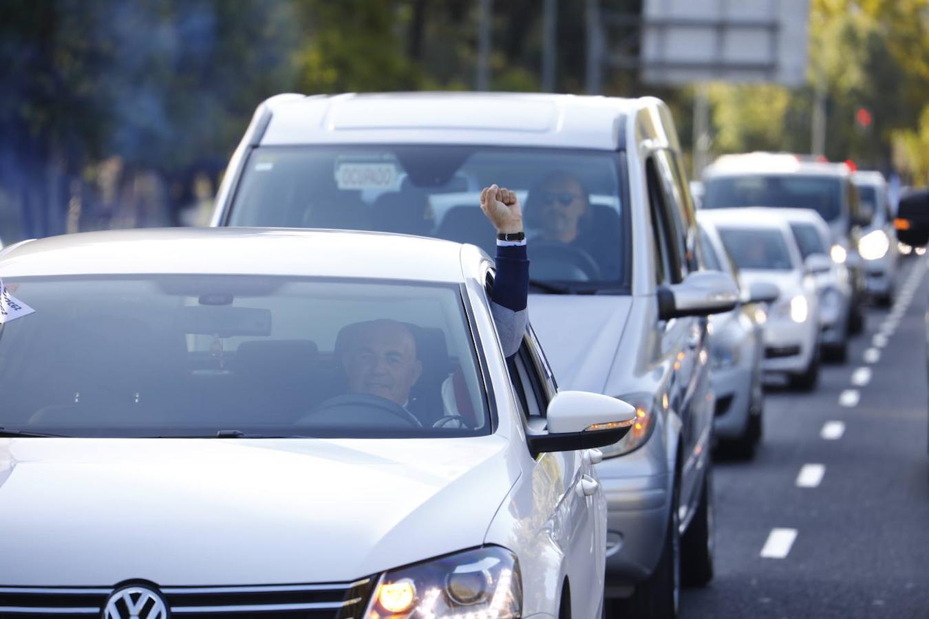 La protesta de los taxistas en Córdoba, en imágenes