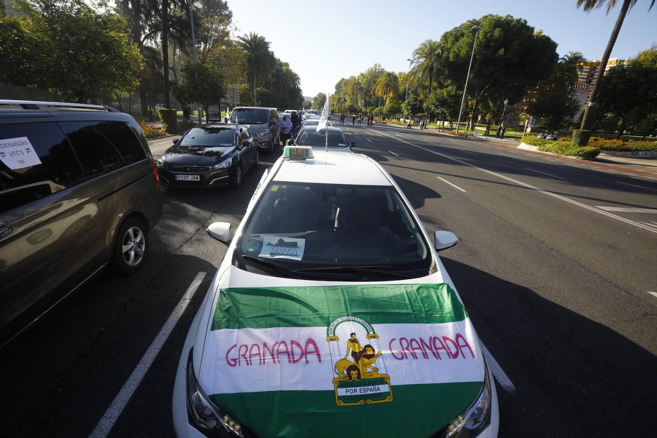 La protesta de los taxistas en Córdoba, en imágenes