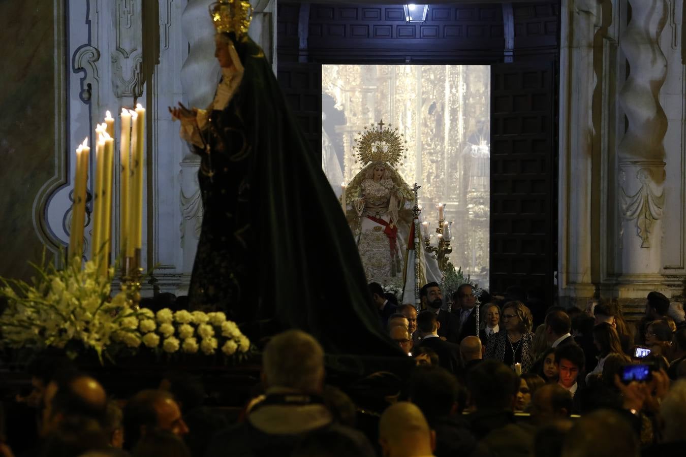 La procesión de las Vírgenes de Martínez Cerrillo en Córdoba, en imágenes