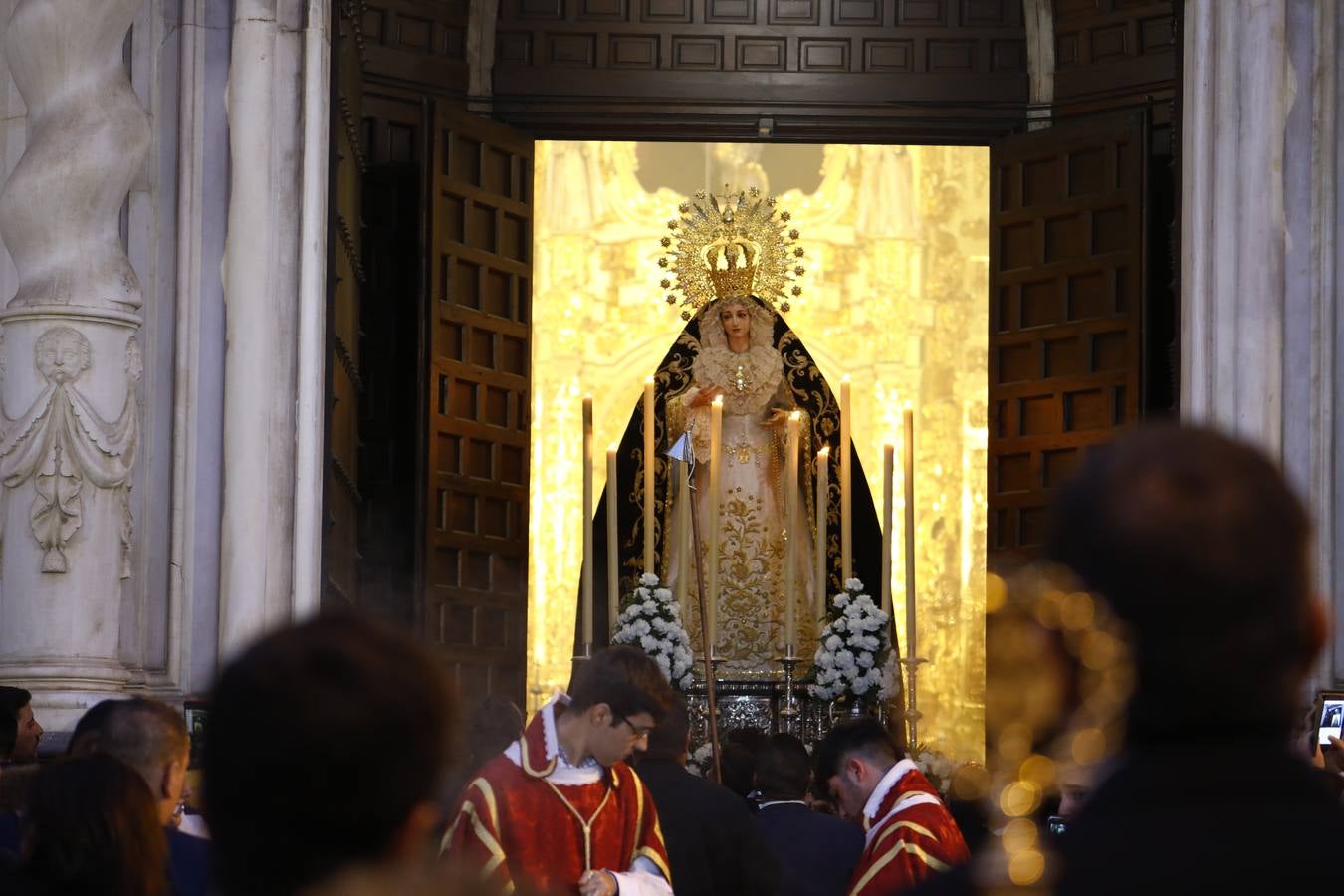 La procesión de las Vírgenes de Martínez Cerrillo en Córdoba, en imágenes