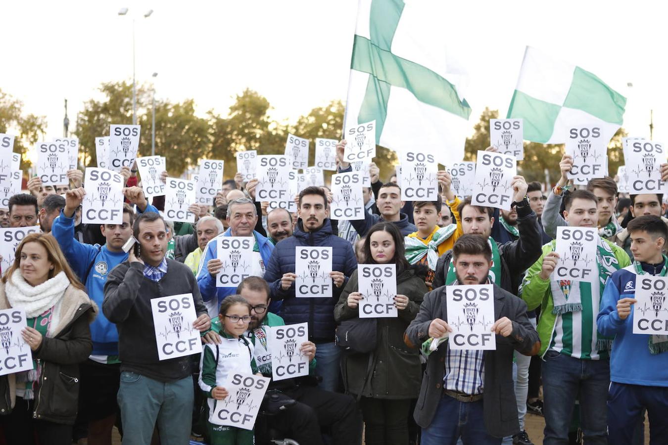 Las concentraciones en el partido del Córdoba CF, en imágenes