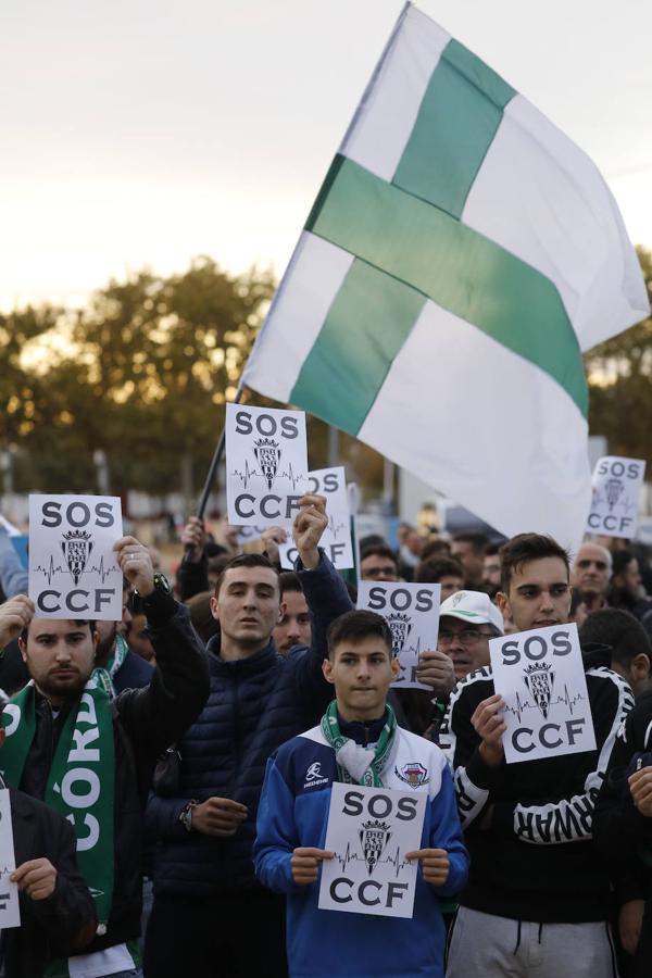 Las concentraciones en el partido del Córdoba CF, en imágenes