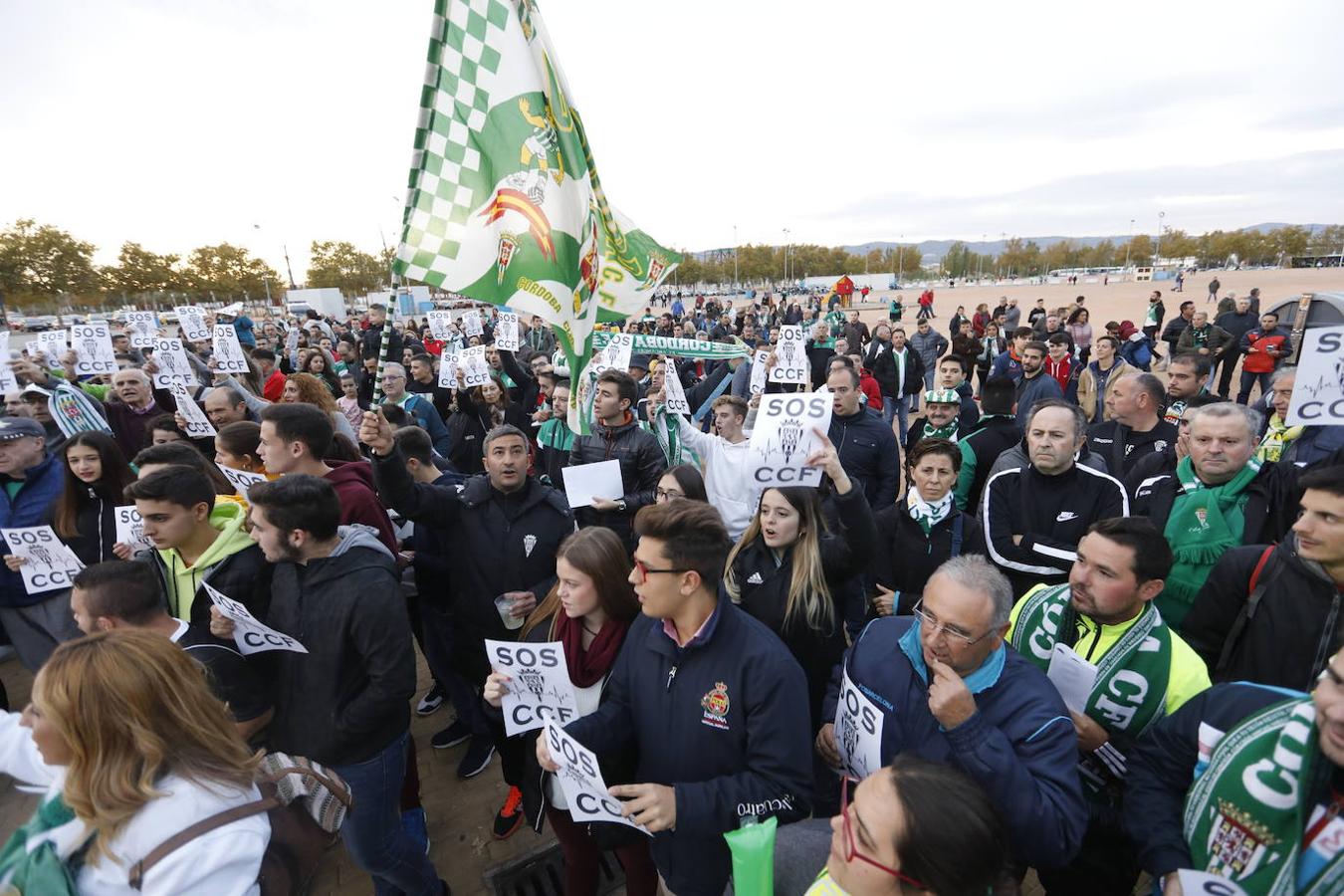 Las concentraciones en el partido del Córdoba CF, en imágenes