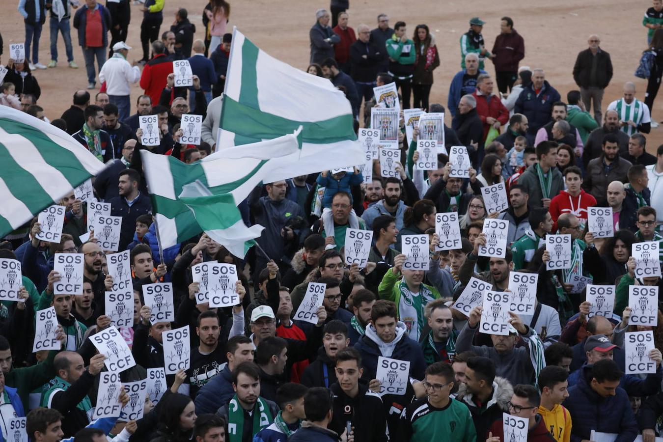 Las concentraciones en el partido del Córdoba CF, en imágenes