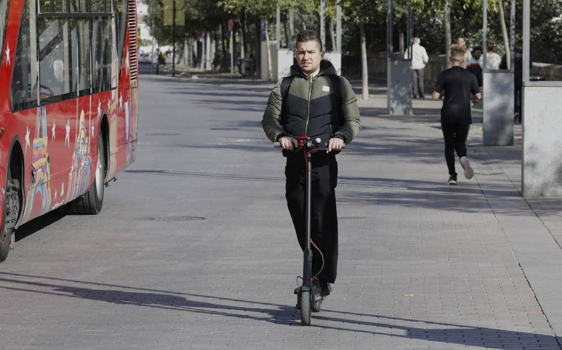 Los usuarios de patinetes eléctricos de Córdoba, en imágenes