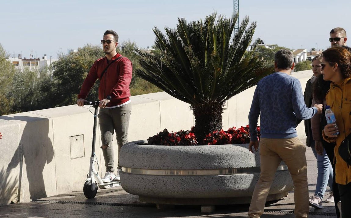 Los usuarios de patinetes eléctricos de Córdoba, en imágenes