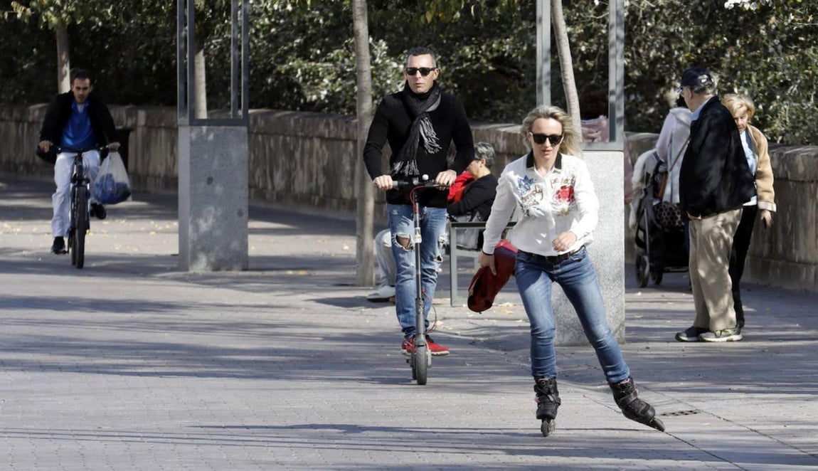Los usuarios de patinetes eléctricos de Córdoba, en imágenes