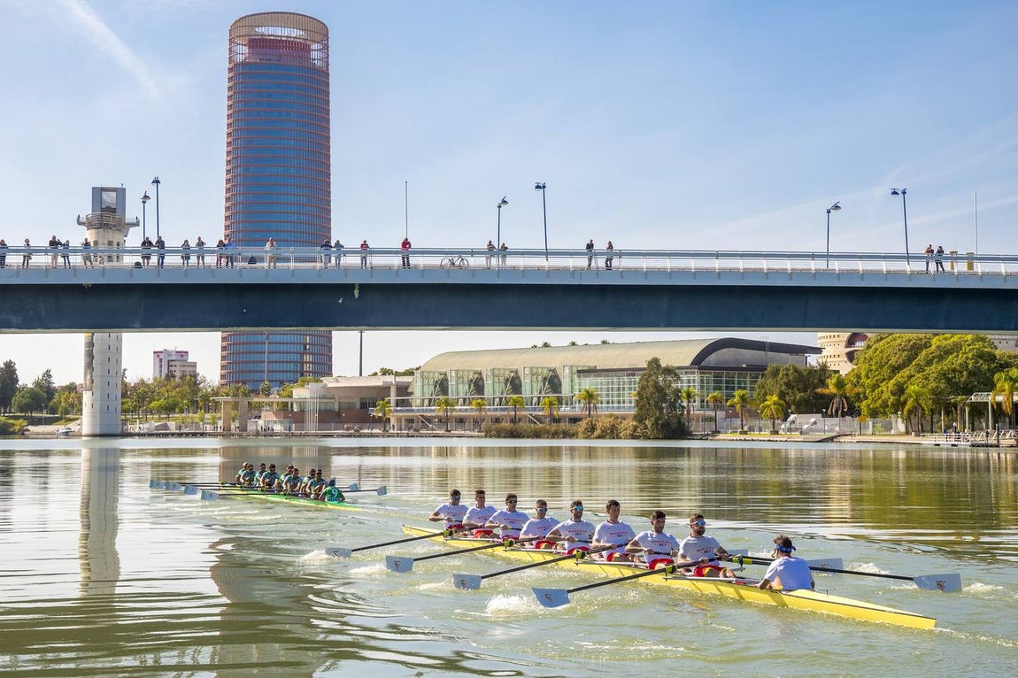 Espectaculares imágenes de la Regata Sevilla-Betis