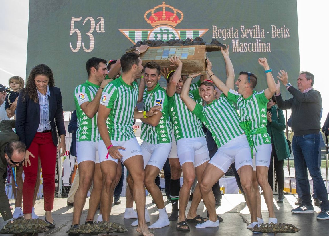 Espectaculares imágenes de la Regata Sevilla-Betis
