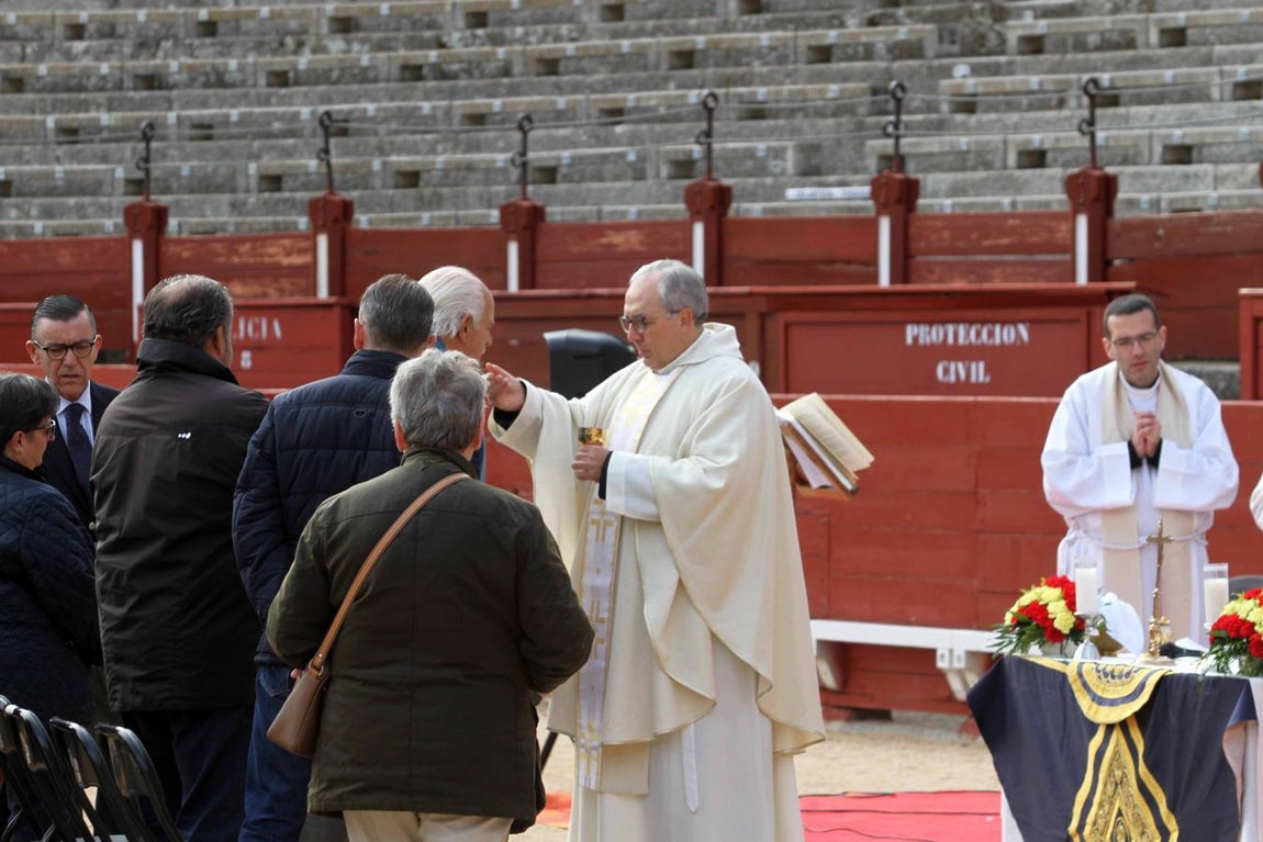 La misa por los fallecidos en el mundo del toro, en imágenes