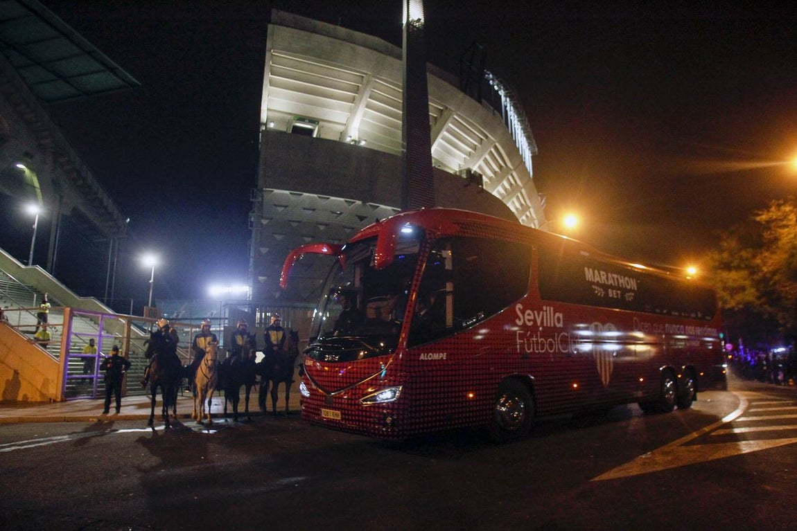 En imágenes, ambiente previo al derbi Real Betis - Sevilla FC