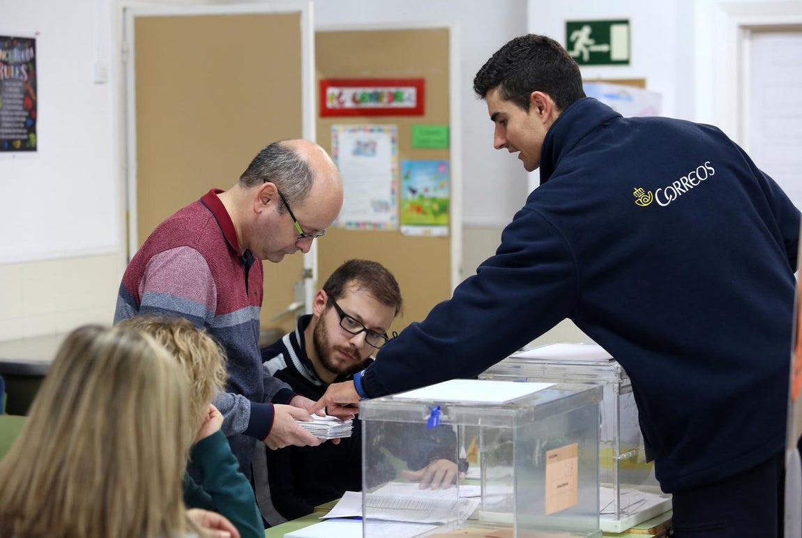 La jornada electoral en Toledo, en imágenes