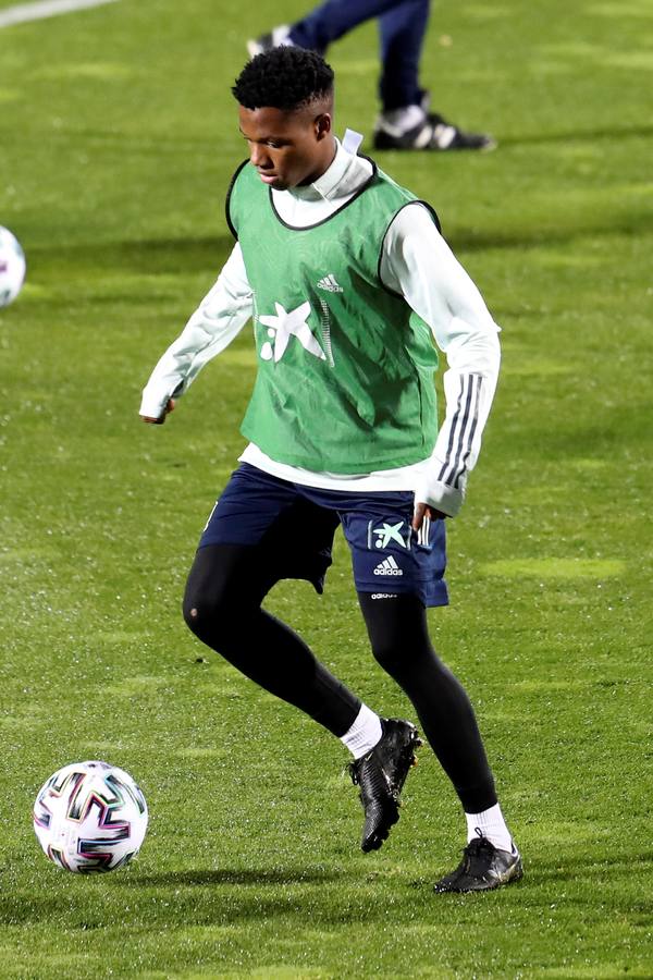 La selección española se entrena antes de venir a Cádiz