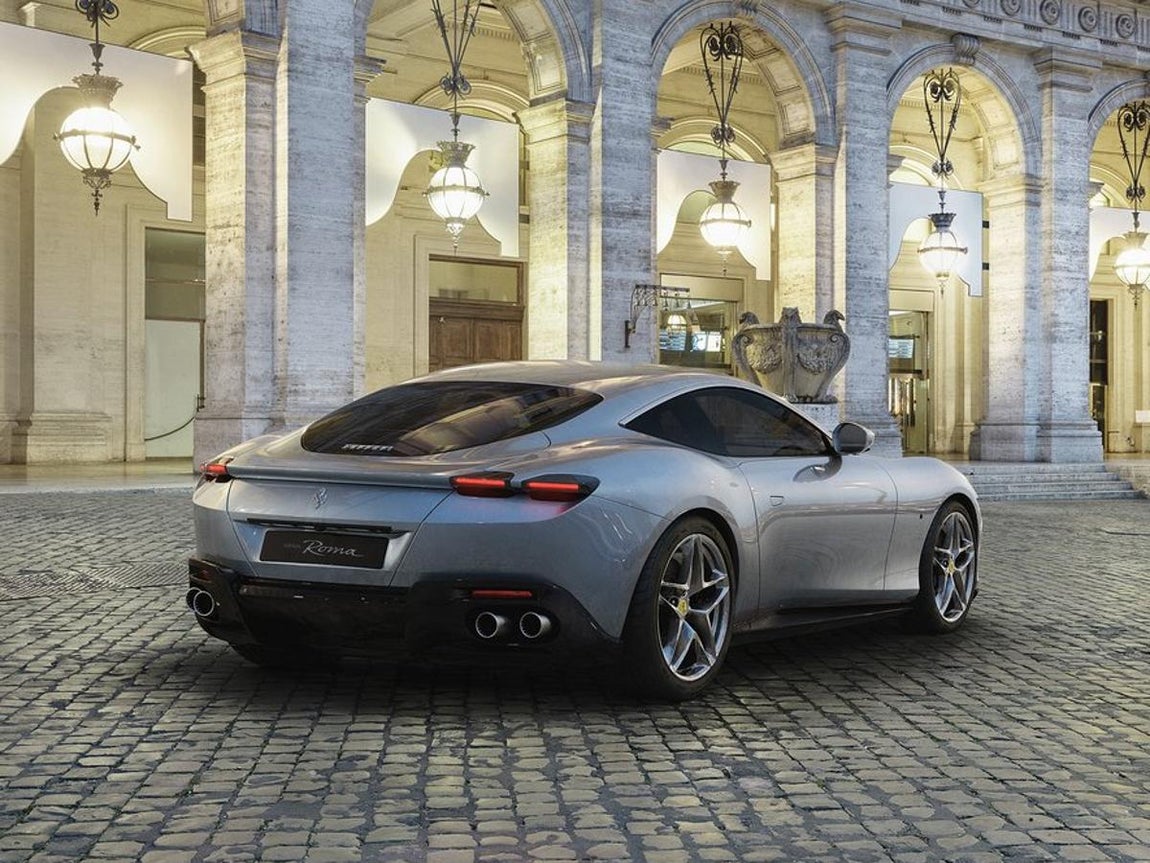 Roma es capaz de circular a más de 320 kilómetros por hora, al tiempo que su aceleración de cero a cien kilómetros por hora es de 3,4 segundos. 