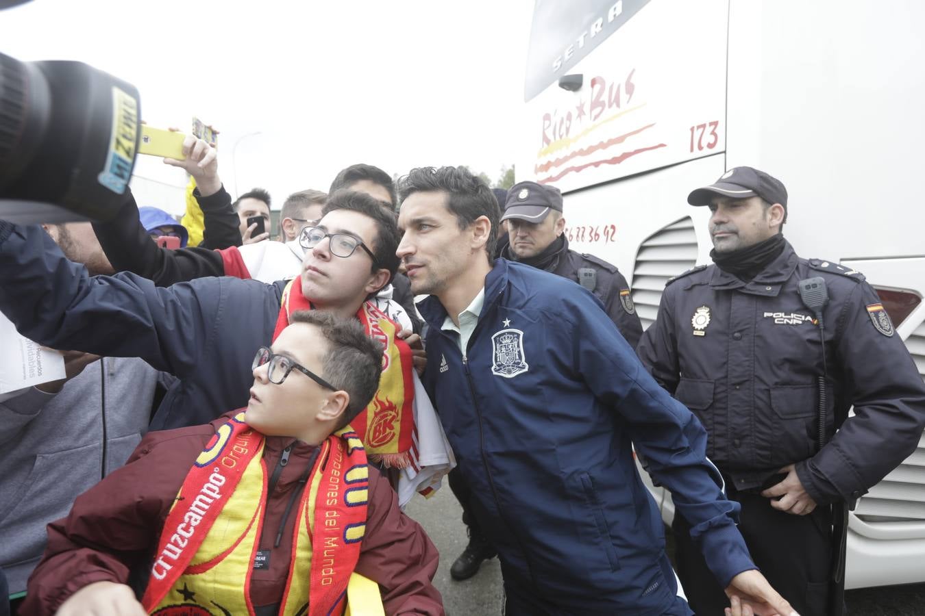 FOTOS: la llegada de la selección española al aeropuerto de Jerez