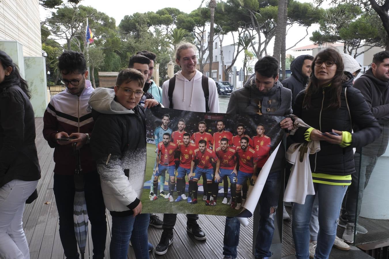 FOTOS: La lluvia no impide un cálido recibimiento a la selección española en Cádiz