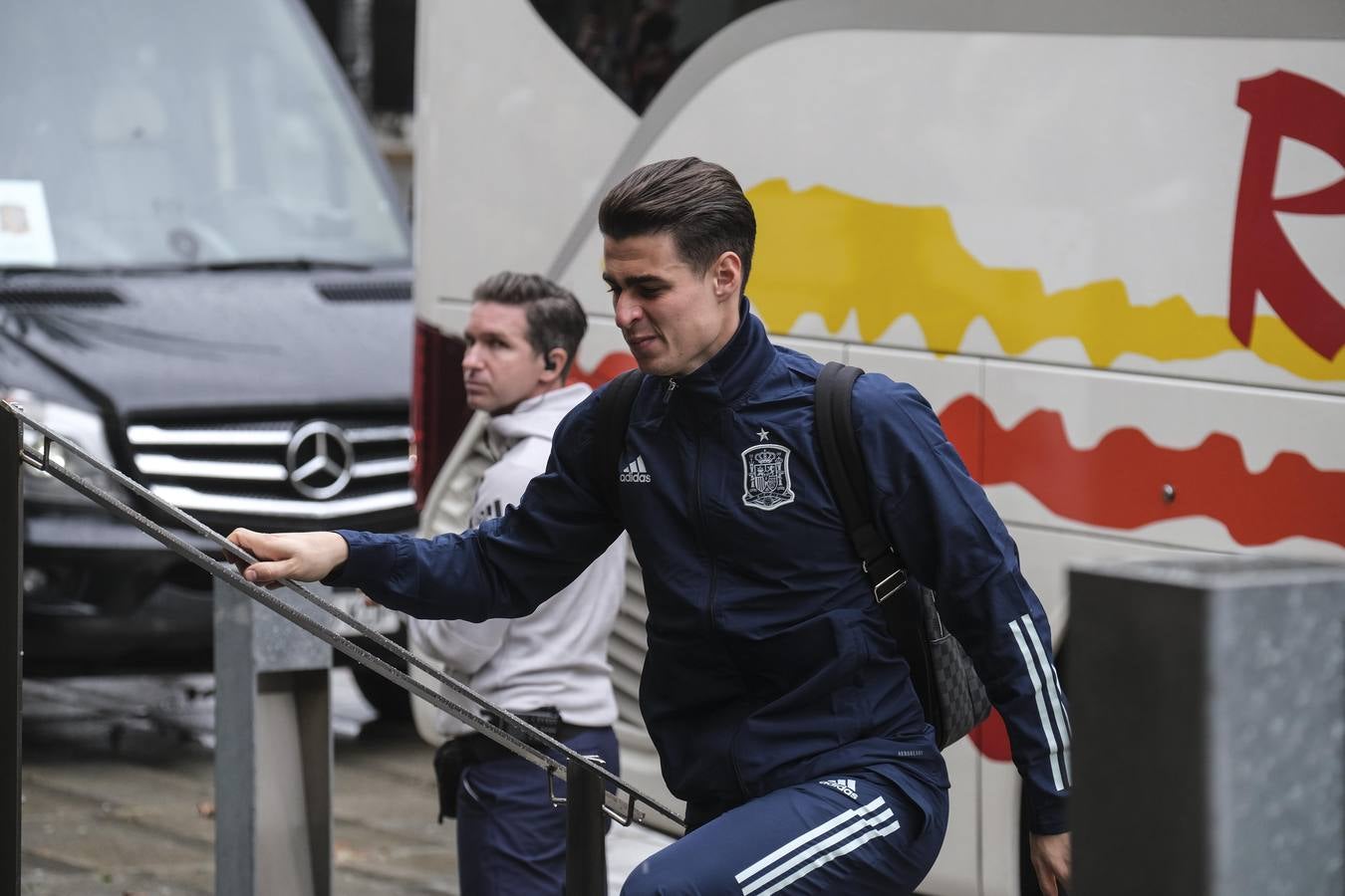 FOTOS: La lluvia no impide un cálido recibimiento a la selección española en Cádiz