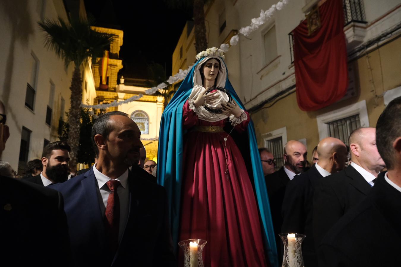 Fotos: La Virgen de las Penas, por las calles de La Viña