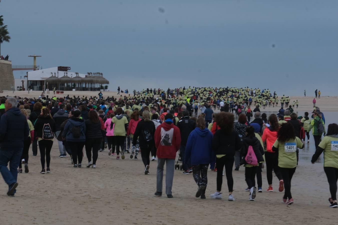 Fotos: Marcha verde contra el cáncer en Cádiz