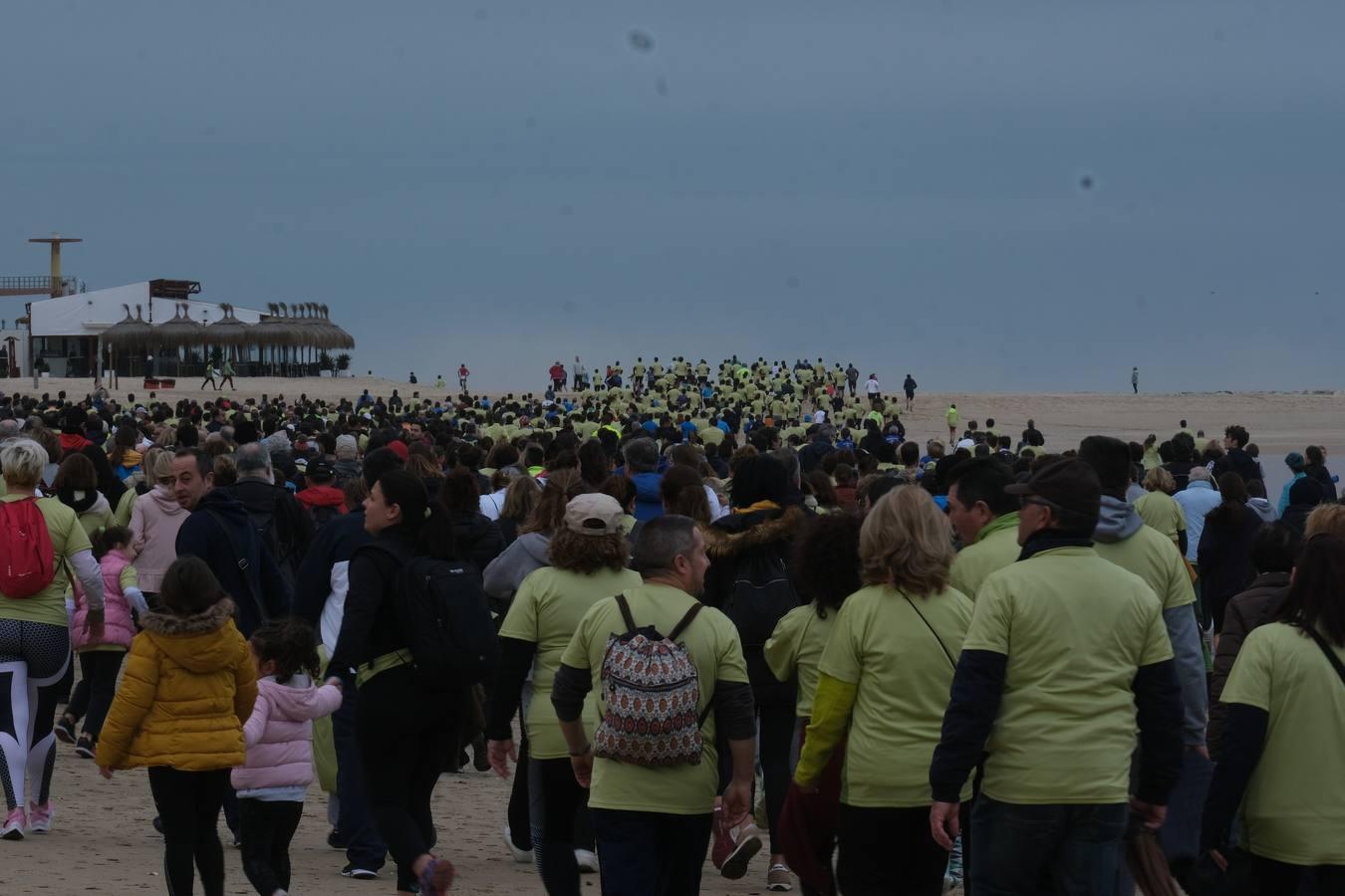 Fotos: Marcha verde contra el cáncer en Cádiz