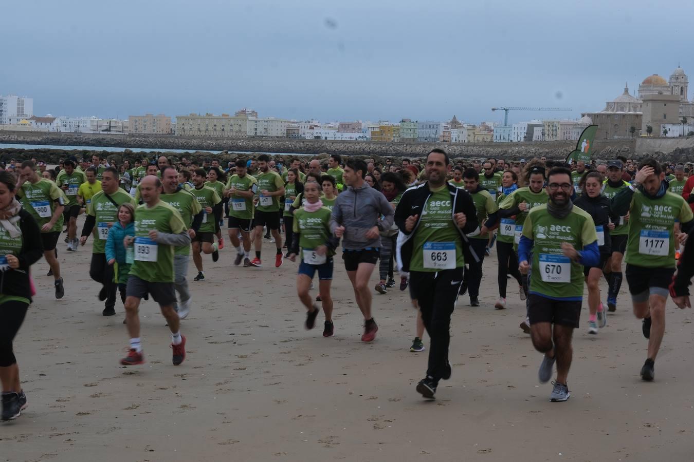 Fotos: Marcha verde contra el cáncer en Cádiz