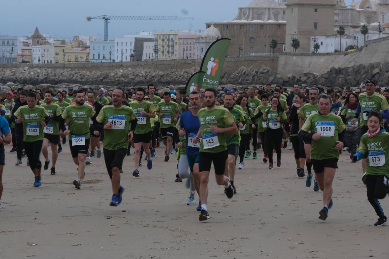 Fotos: Marcha verde contra el cáncer en Cádiz