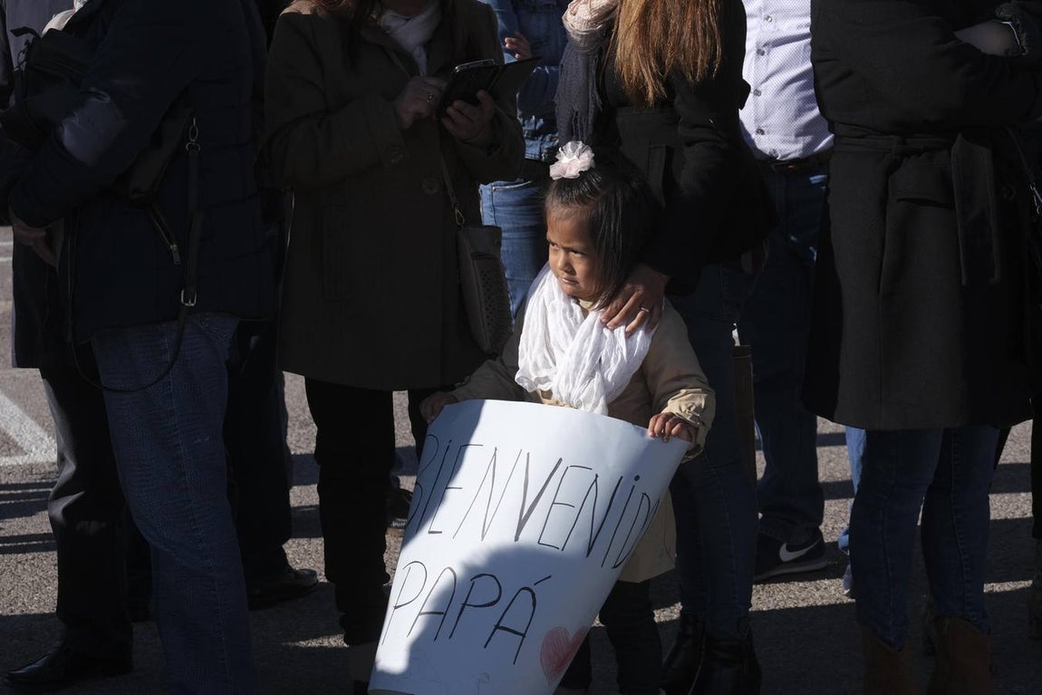 Emotivo recibimiento de la  Canarias en Rota