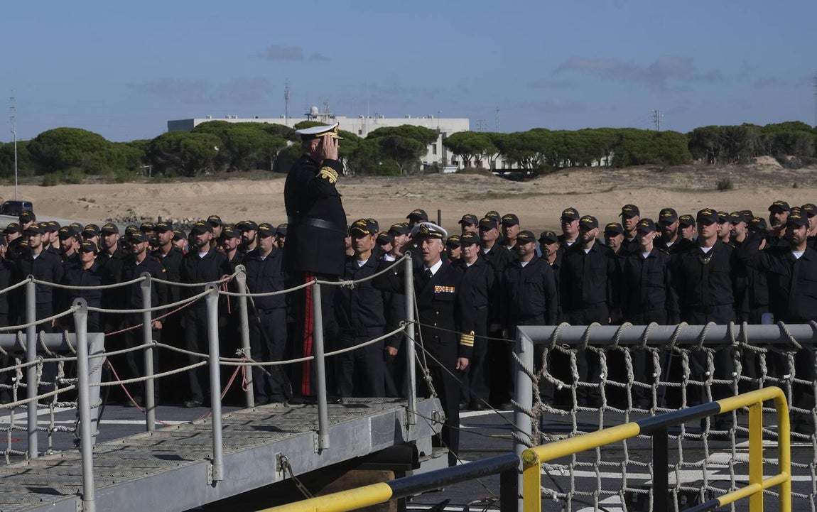 Emotivo recibimiento de la  Canarias en Rota