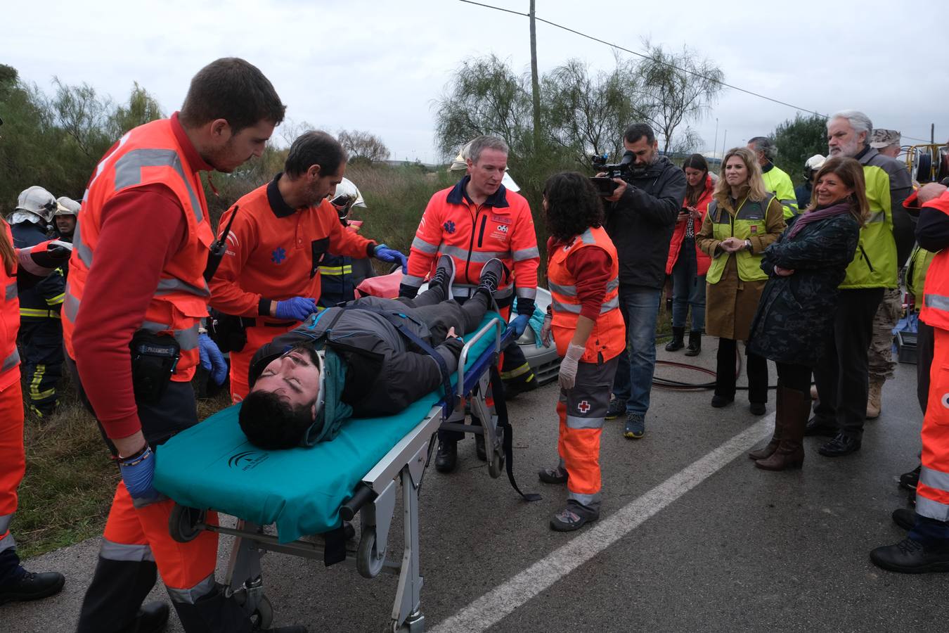 FOTOS: Simulacro de la explosión en una planta de hidrocarburos en la carretera de Rota