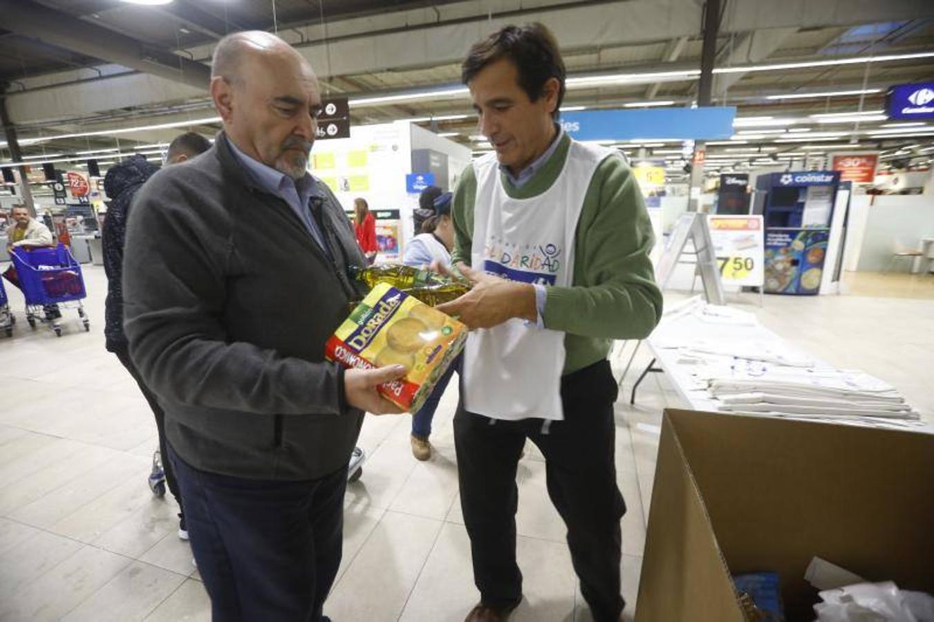 La campaña de recogida del Banco de Alimentos de Córdoba, en imágenes