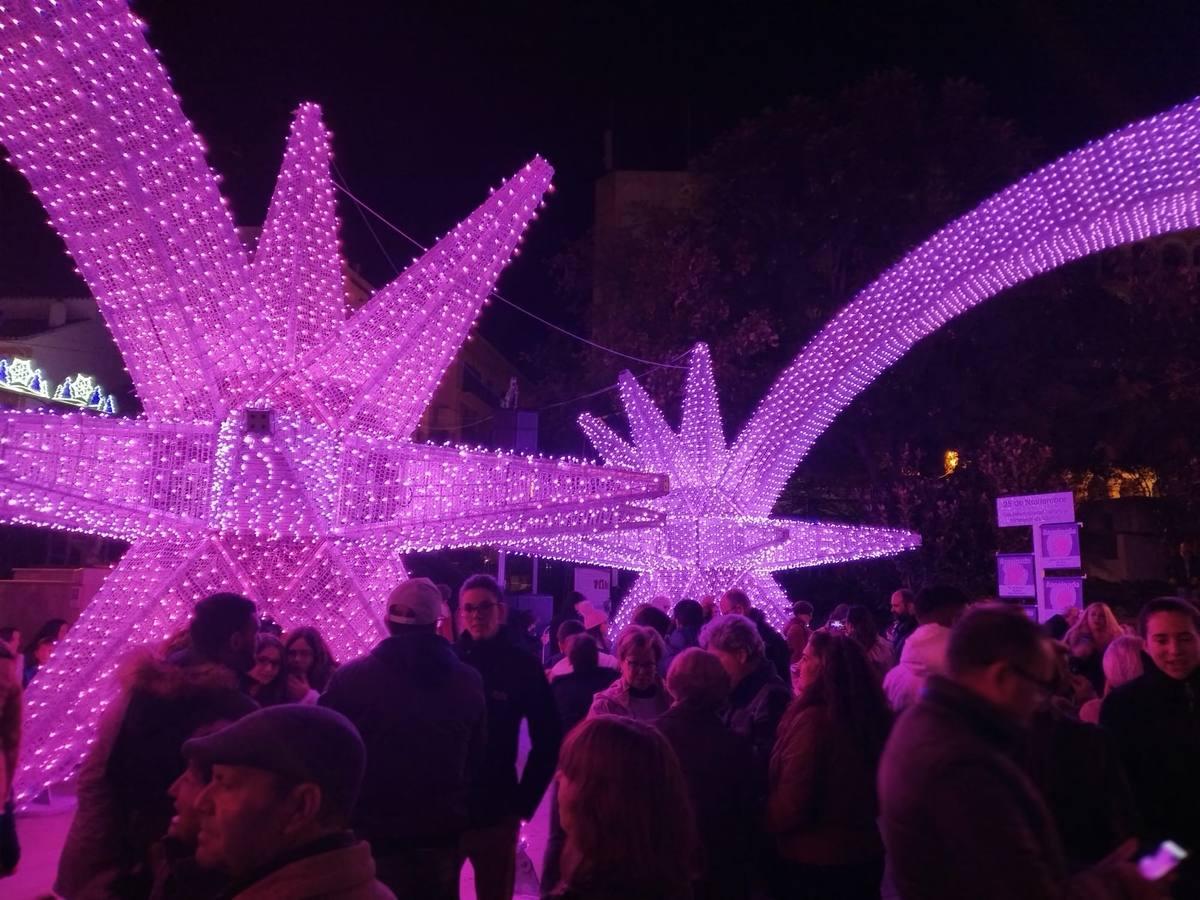 El alumbrado de Navidad en Puente Genil, en imágenes