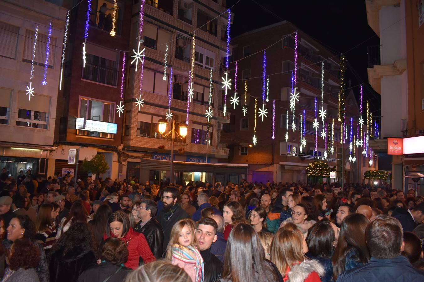 El alumbrado de Navidad en Puente Genil, en imágenes