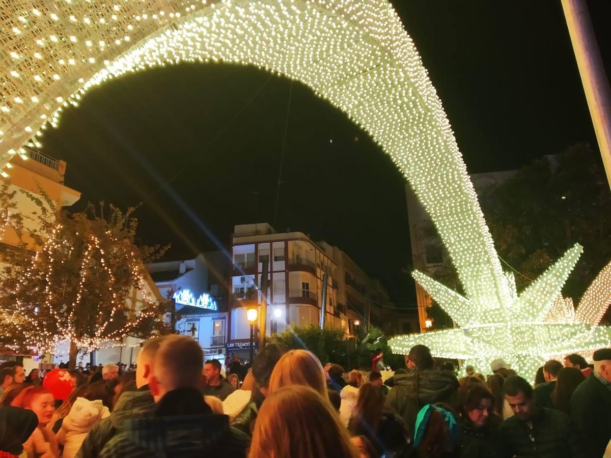 El alumbrado de Navidad en Puente Genil, en imágenes