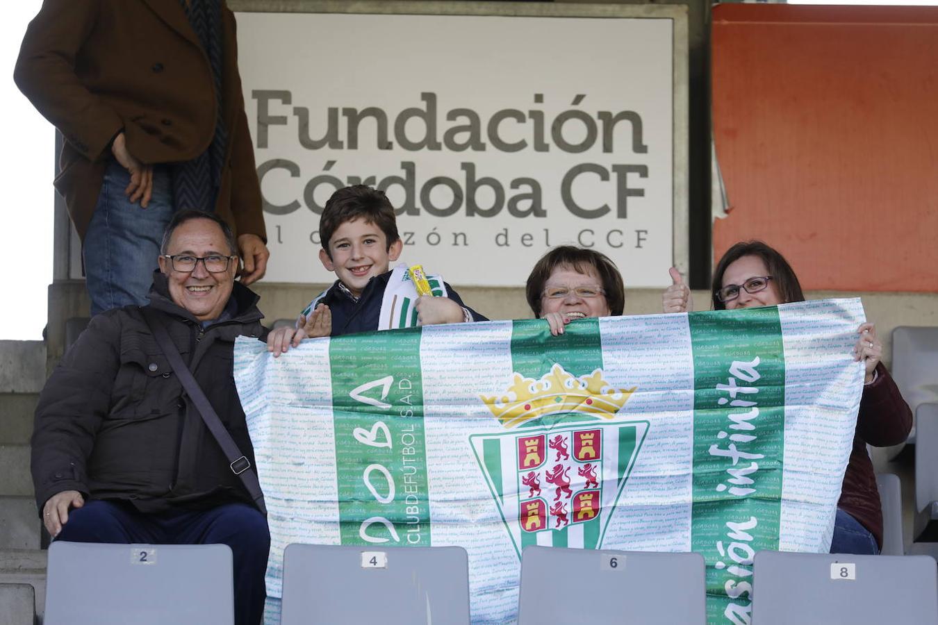 El ambiente en las gradas del Córdoba-Mérida, en imágenes