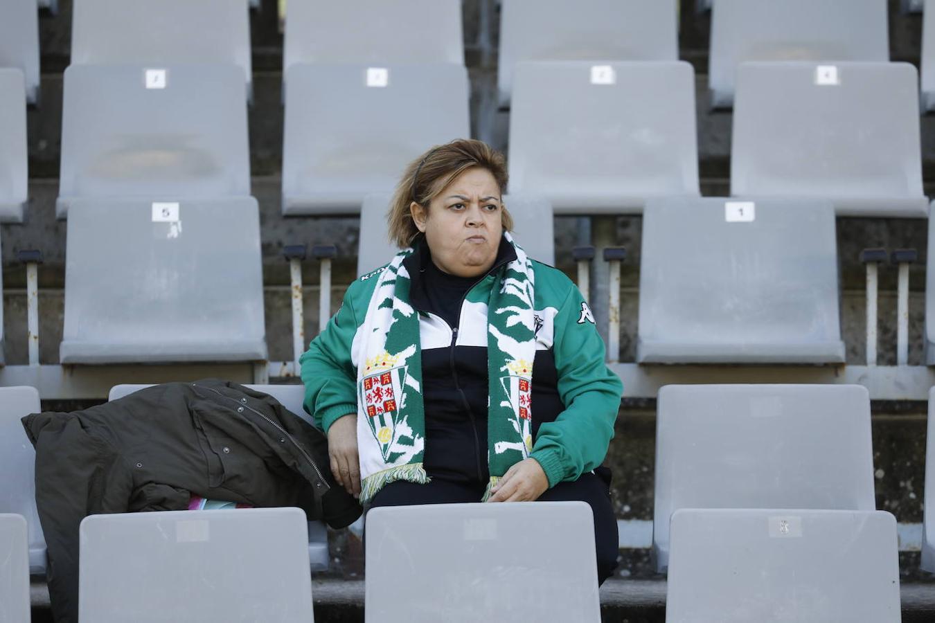 El ambiente en las gradas del Córdoba-Mérida, en imágenes