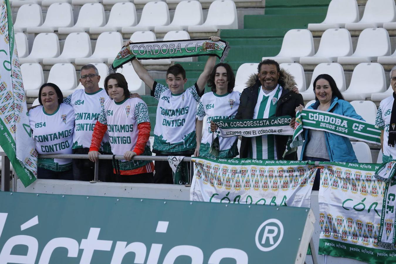 El ambiente en las gradas del Córdoba-Mérida, en imágenes