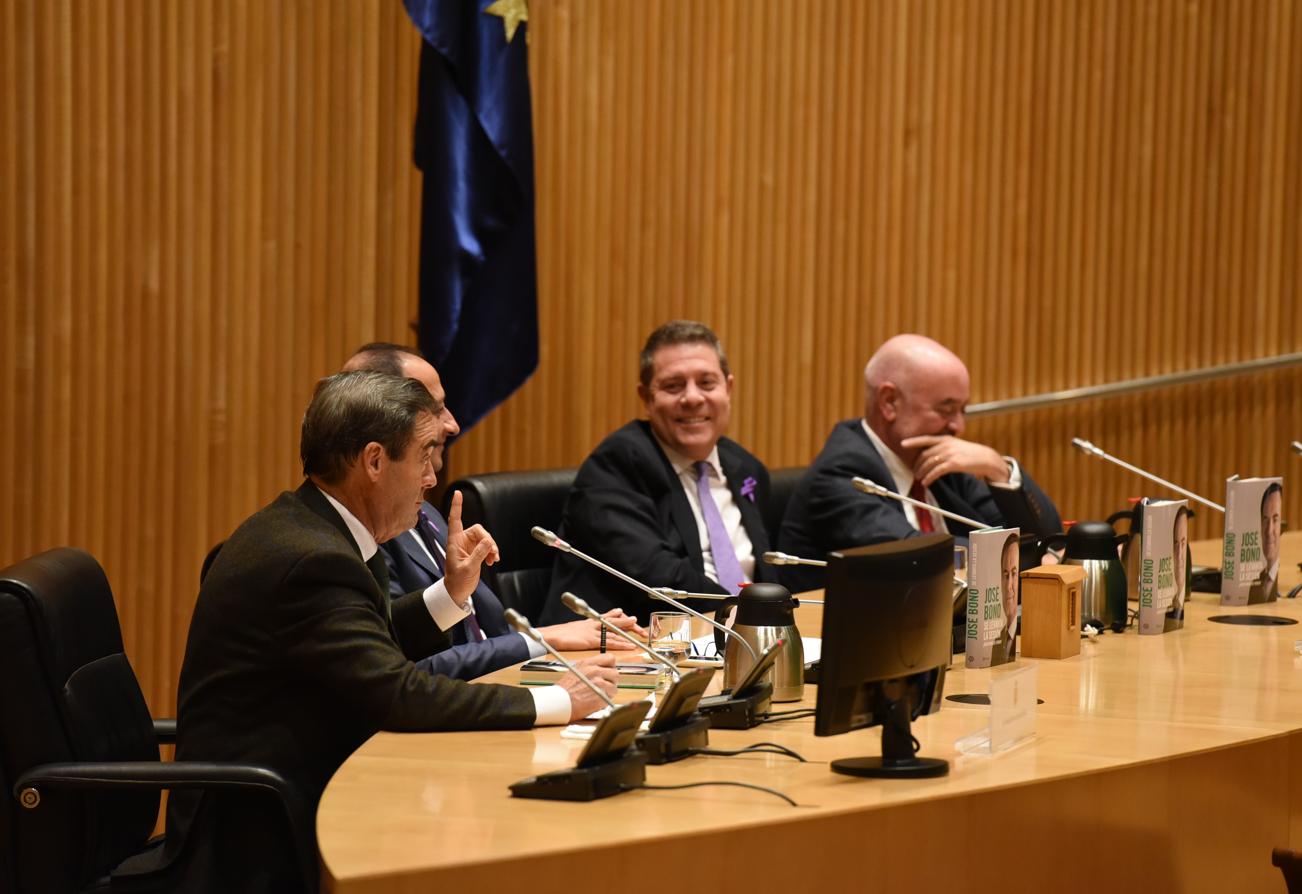 La presentación del libro de José Bono, en imágenes