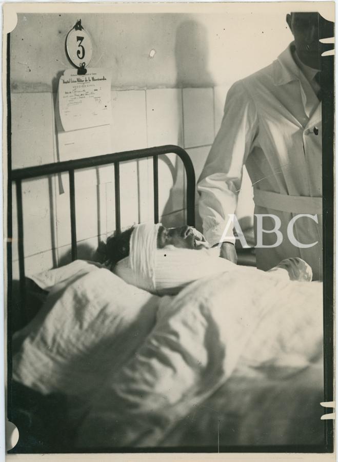 El cabo Agapito García, gravísimo. El proyectil le entró por la boca. 