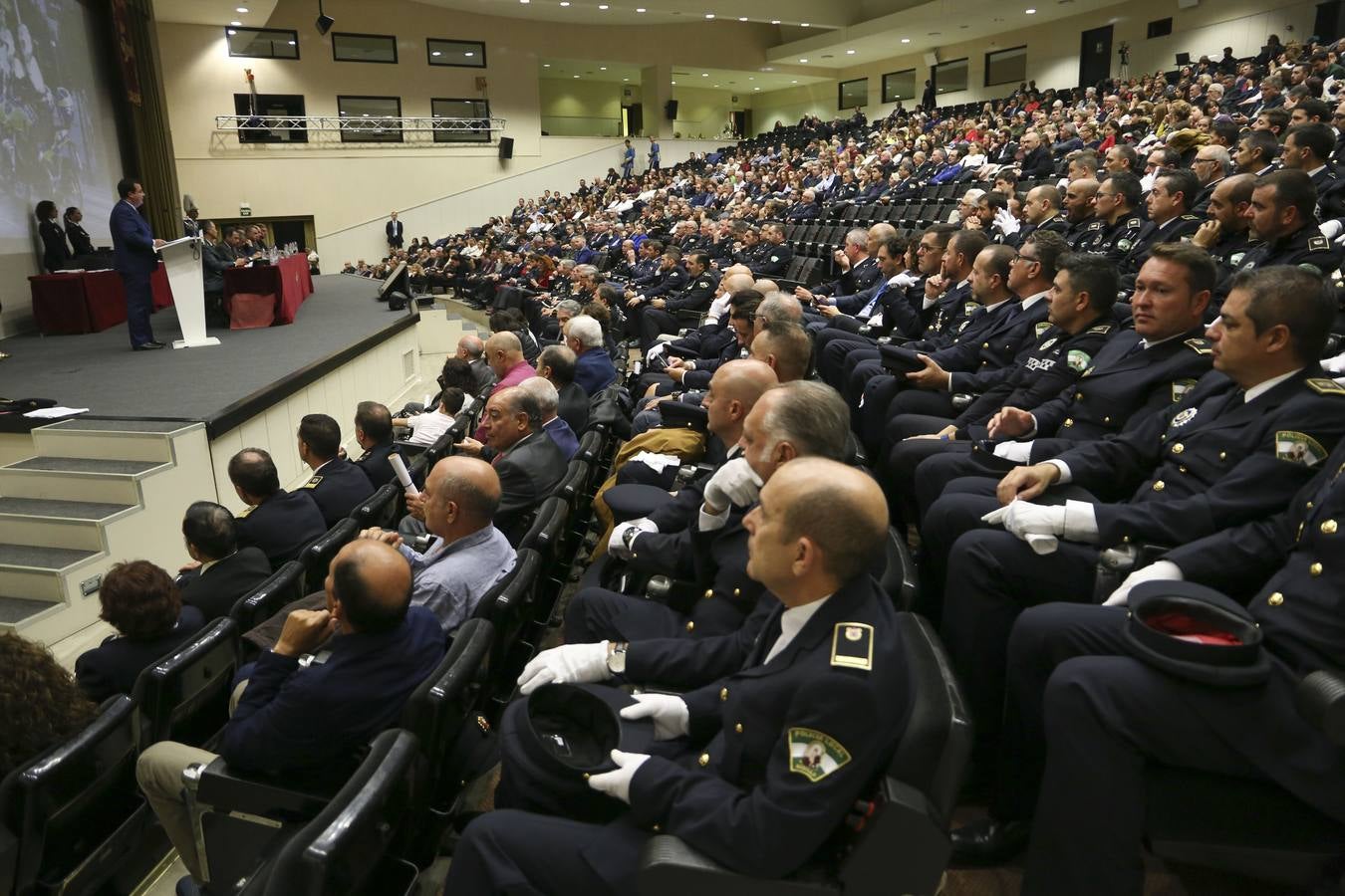 Entrega de medallas en la celebración de la festividad de la Polícia Local