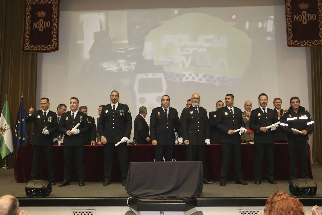 Entrega de medallas en la celebración de la festividad de la Polícia Local