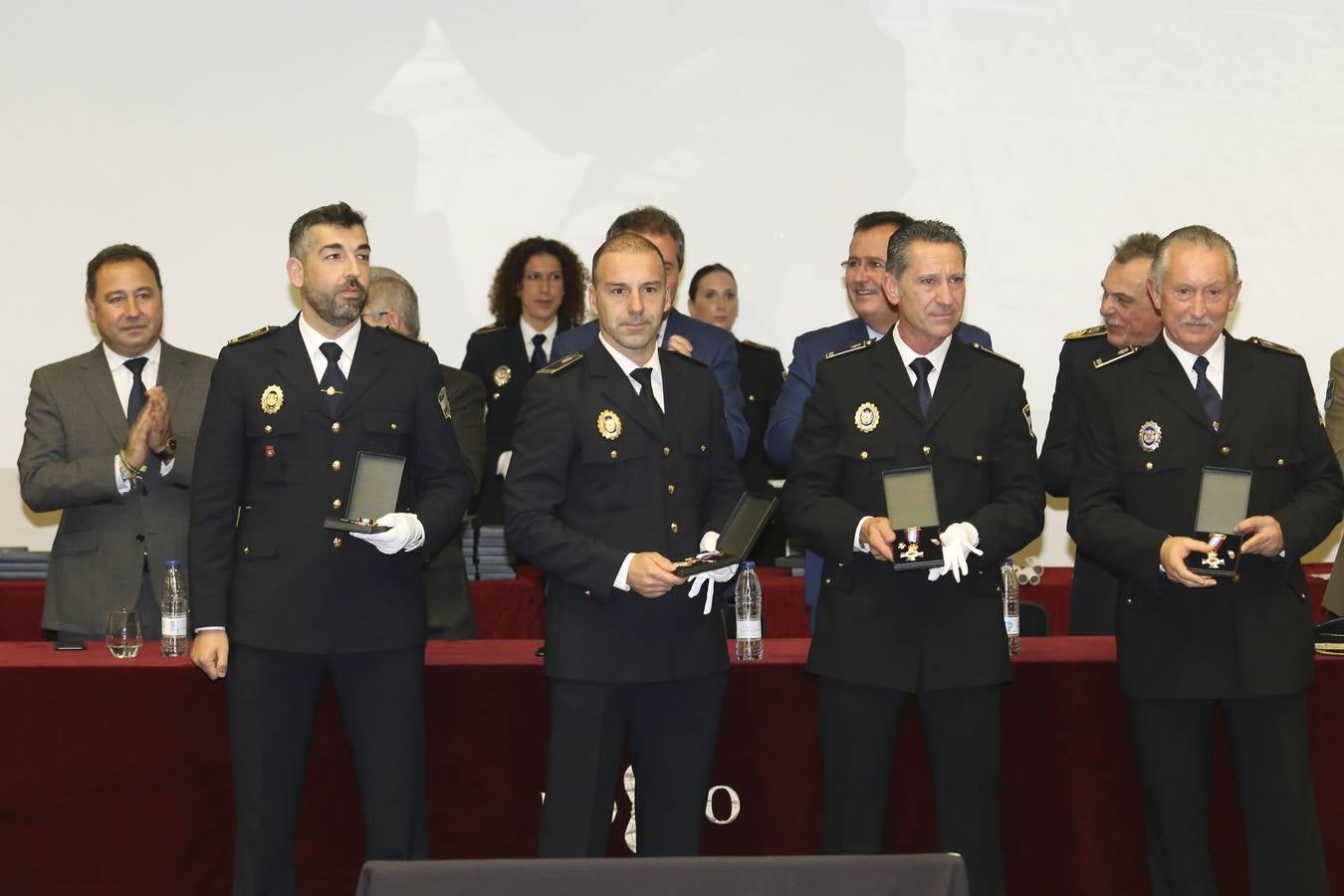 Entrega de medallas en la celebración de la festividad de la Polícia Local