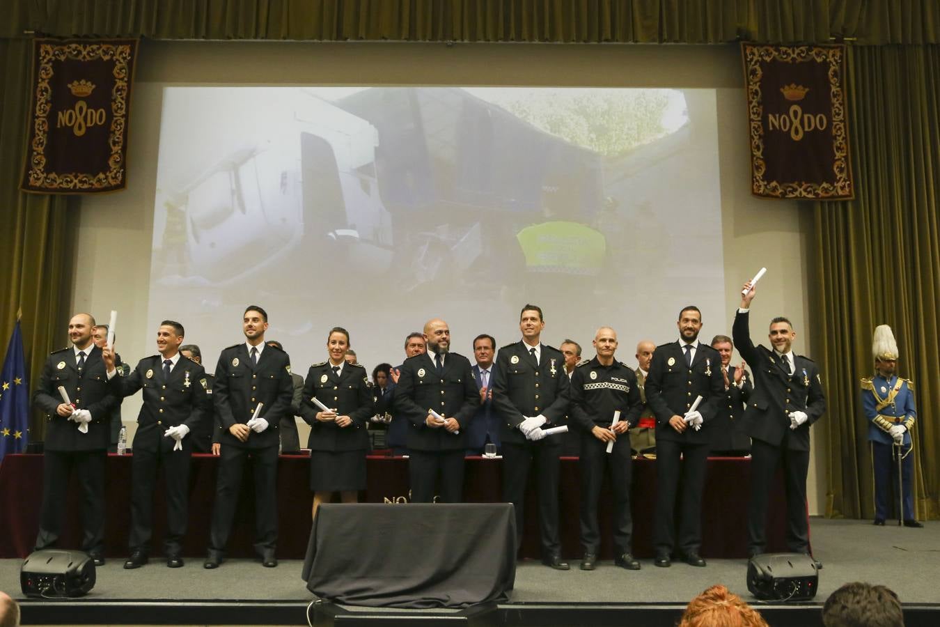 Entrega de medallas en la celebración de la festividad de la Polícia Local