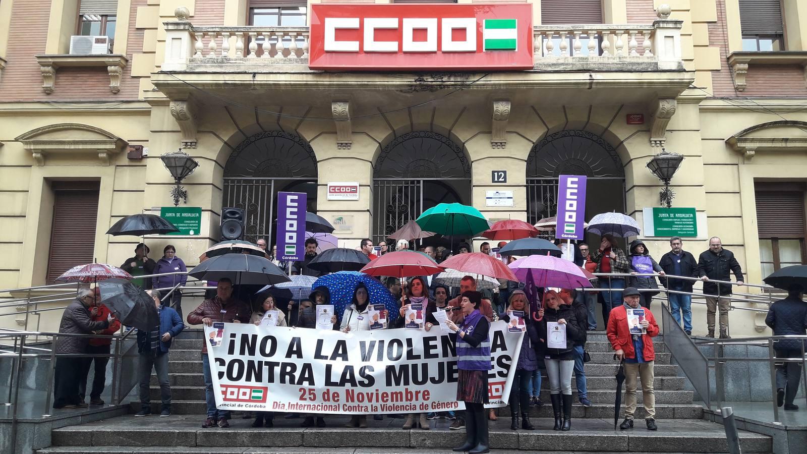Danza y minutos de silencio: las imágenes del 25-N en Córdoba